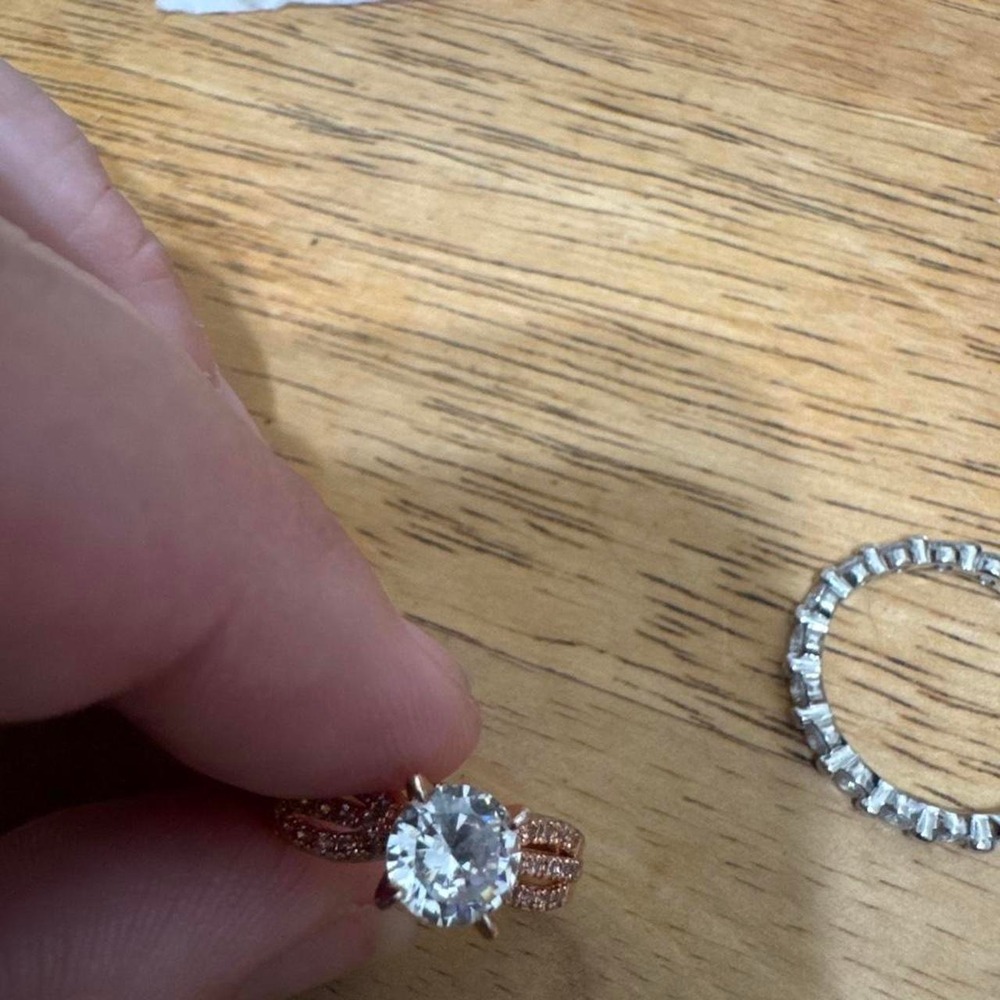 Costume jewelry- rings - Picture 4 of 5